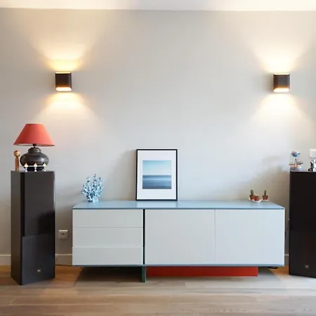 Charming Apt Close To The Cartier Foundation Apartment